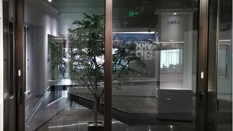 上海玻璃幕墙加盟代理：揭秘加盟背后的行业逻辑**