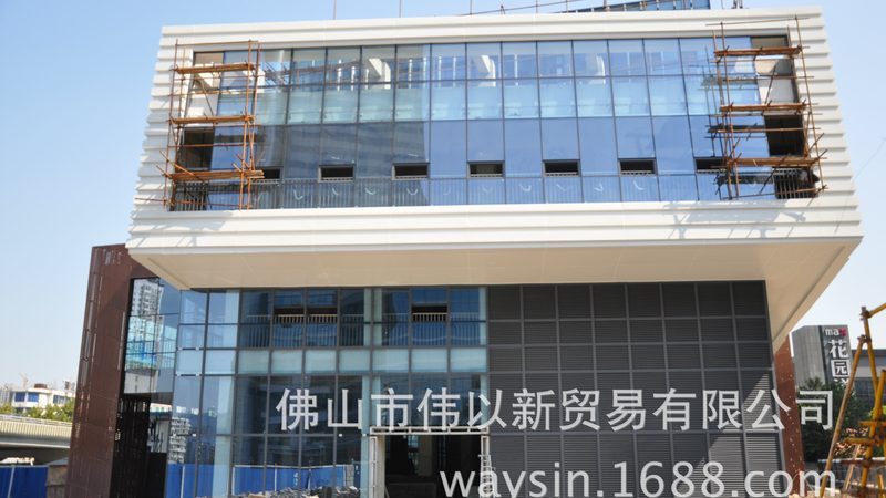 佛山铝合金门窗：品质与技术的完美融合**